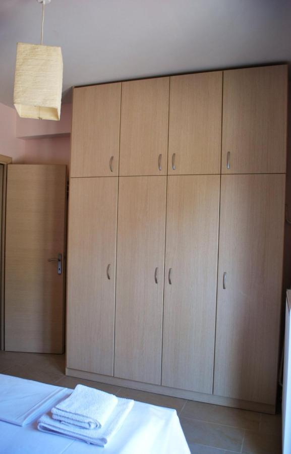 Canal Luxury Apartments Неа Потидея Екстериор снимка