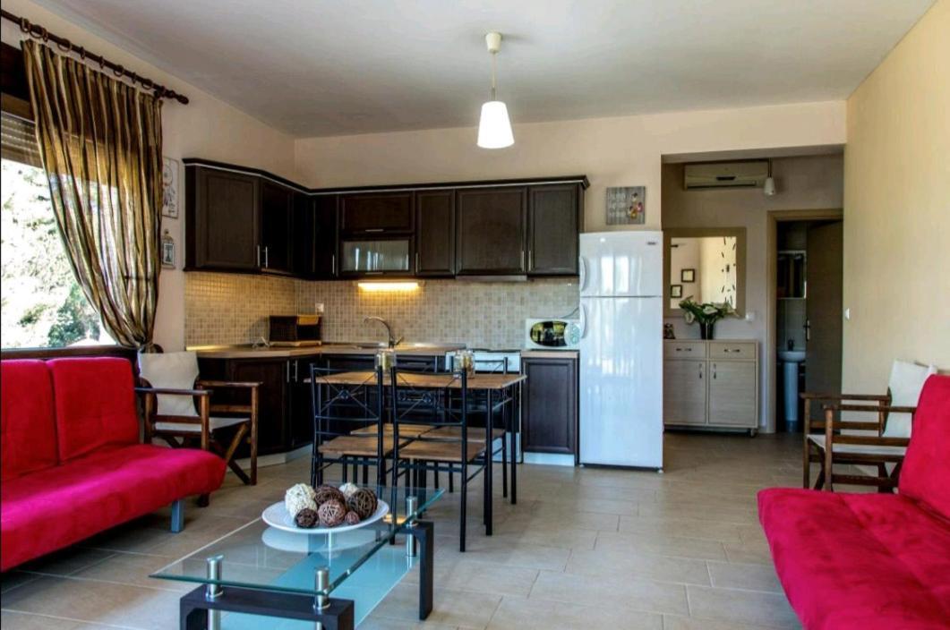 Canal Luxury Apartments Неа Потидея Екстериор снимка